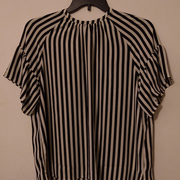 LOFT black and white blouse - Picture 2 of 7